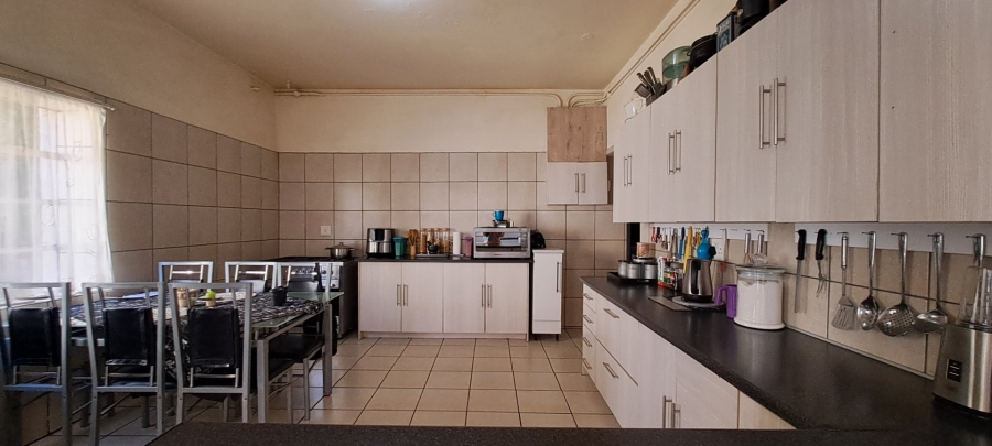 7 Bedroom Property for Sale in Bethlehem Free State